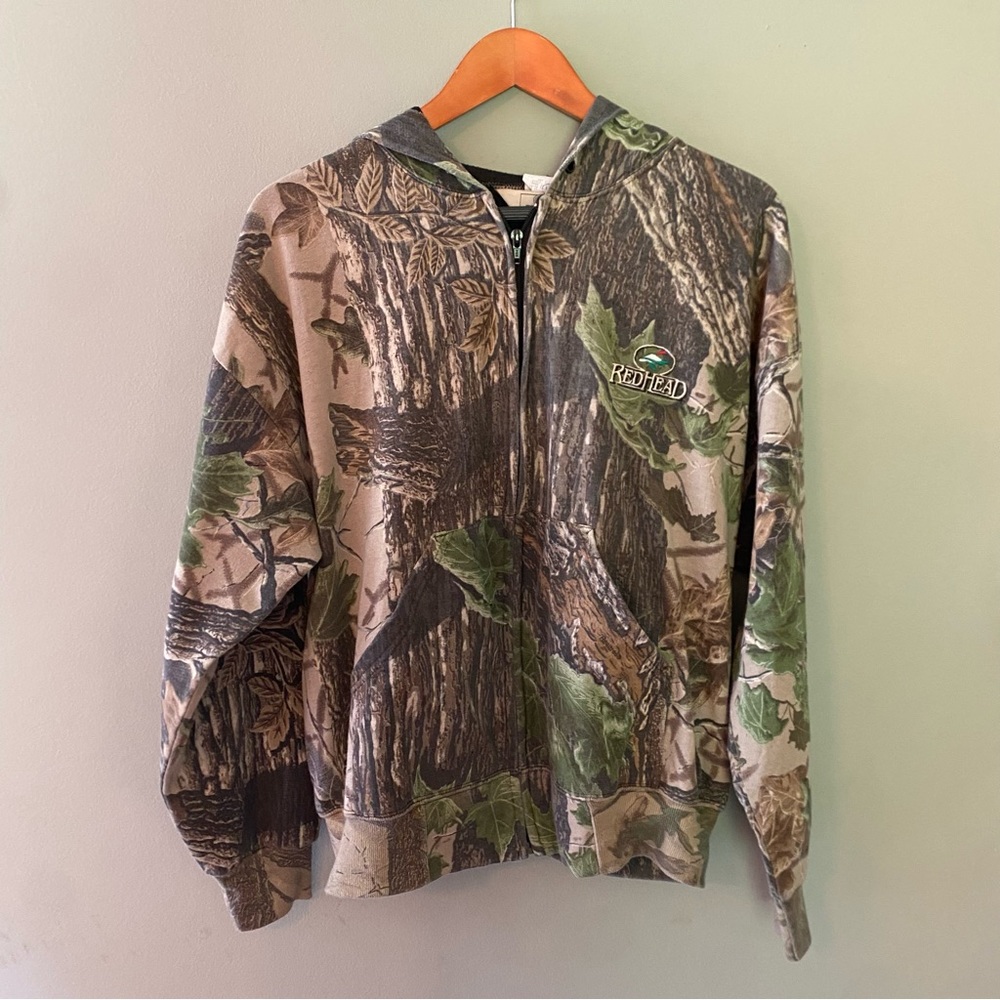 80's Vintage RedHead camo light weight hoodie. In a men's XL